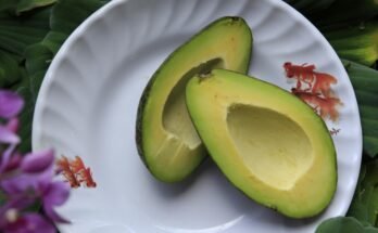 The Benefits of Avocado: A Nutritional Powerhouse