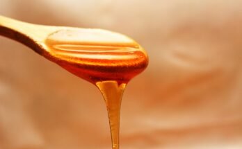 The Sweet Benefits of Honey: Nature’s Golden Elixir